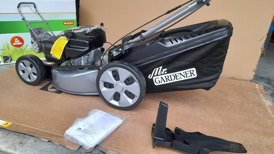 Benzínová sekačka s pojezdem Mr Gardner 3 PS - 2
