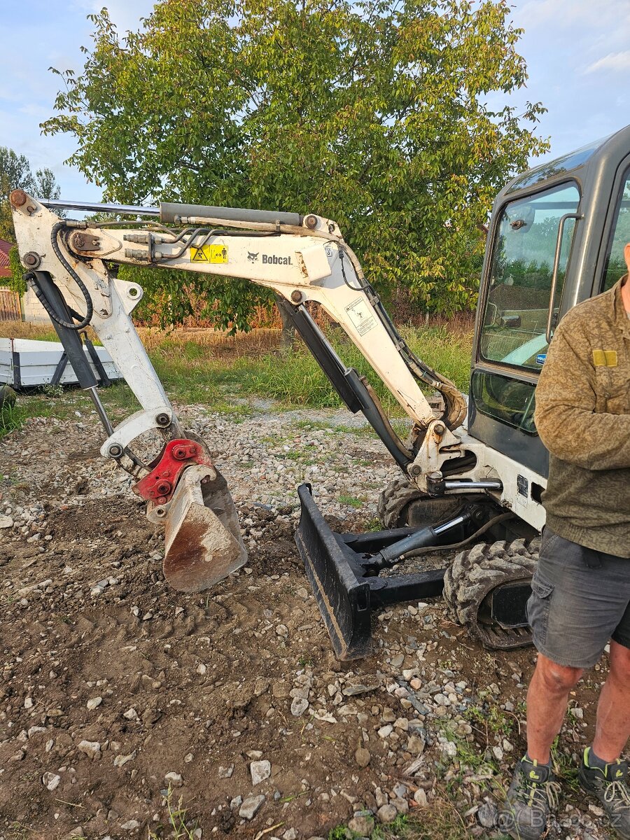 Bobcat 325 - 2