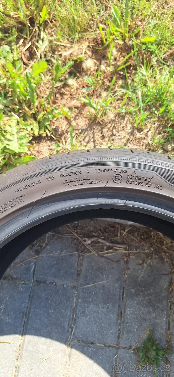 PNEU Hankook letni 215/45R18/89V - 2