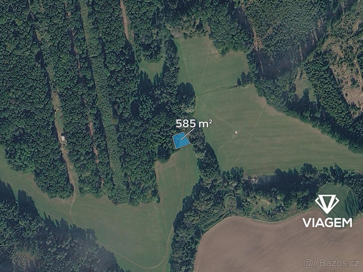 Pole 585 m² - 2