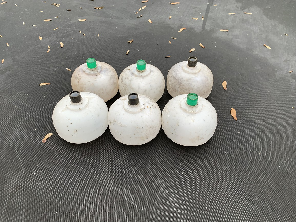 Včely - krmítka, balonové krmítko - 2