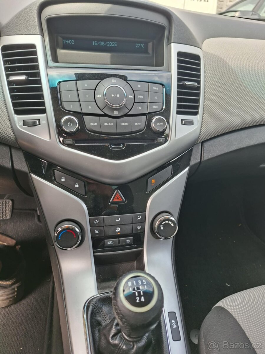Rozpredám Chevrolet Cruze 1.6 91kw 2011 - 2
