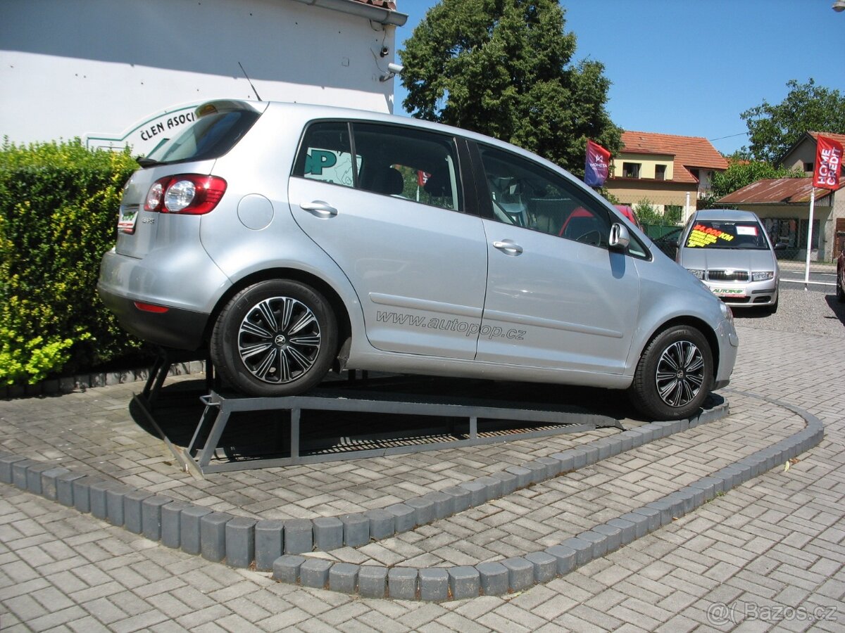 Golf Plus 1,6 FSi-85 kW AUTOMAT, 112.000,-Kč - 2