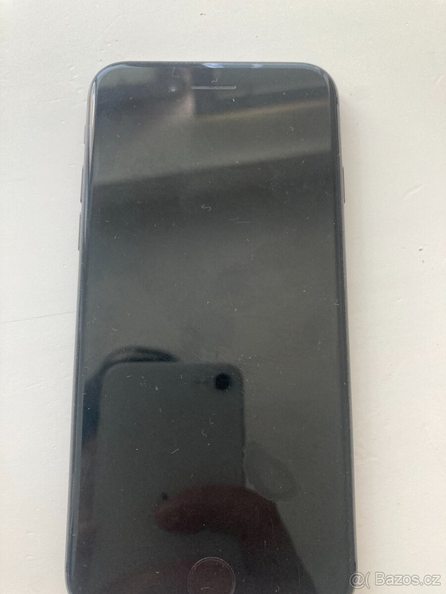 Prodám iPhone 8 64 GB - 2