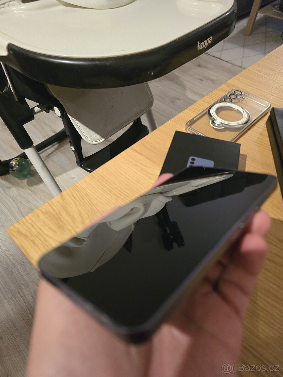 Samsung Galaxy S24 - 2
