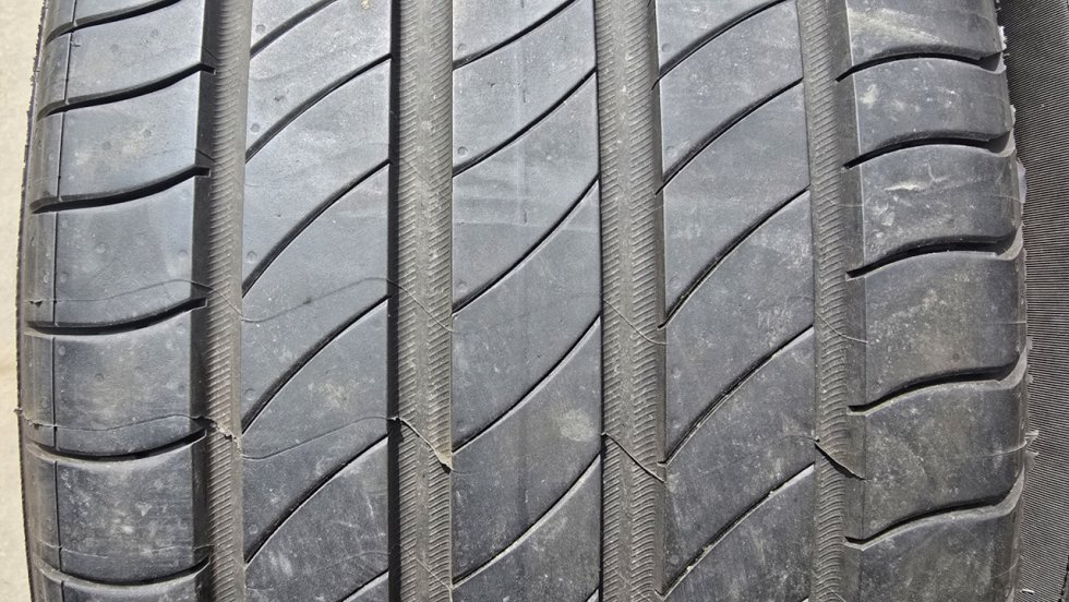 Letní pneu 235/50/19 Michelin - 2