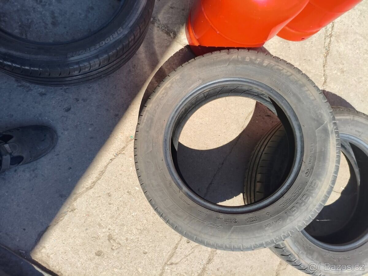2x Michelin 195/65r15. - 2