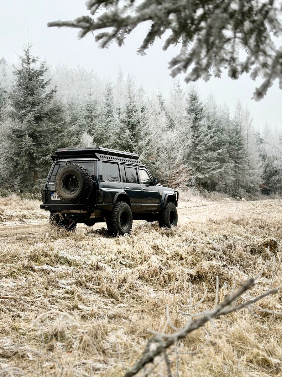 Nissan Patrol y60 expediční vůz - 2