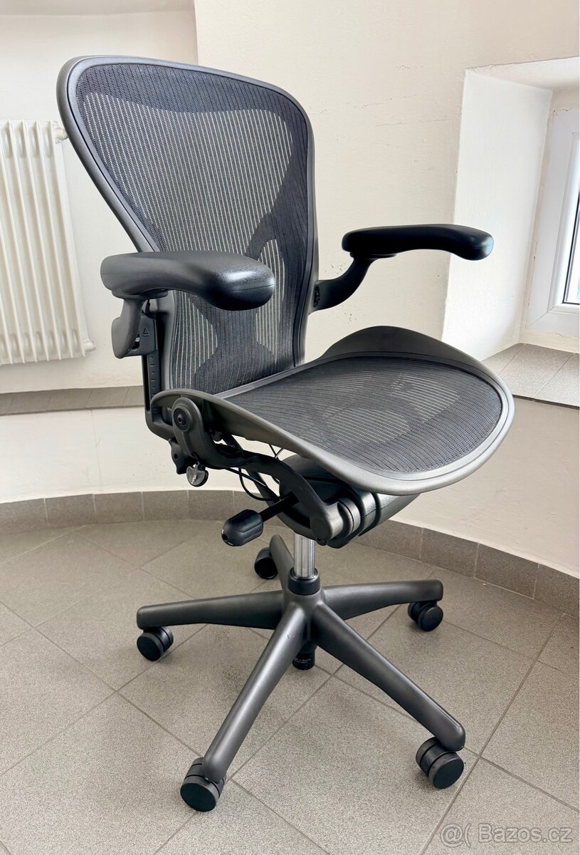 kancelářská židle Herman Miller Aeron - 2