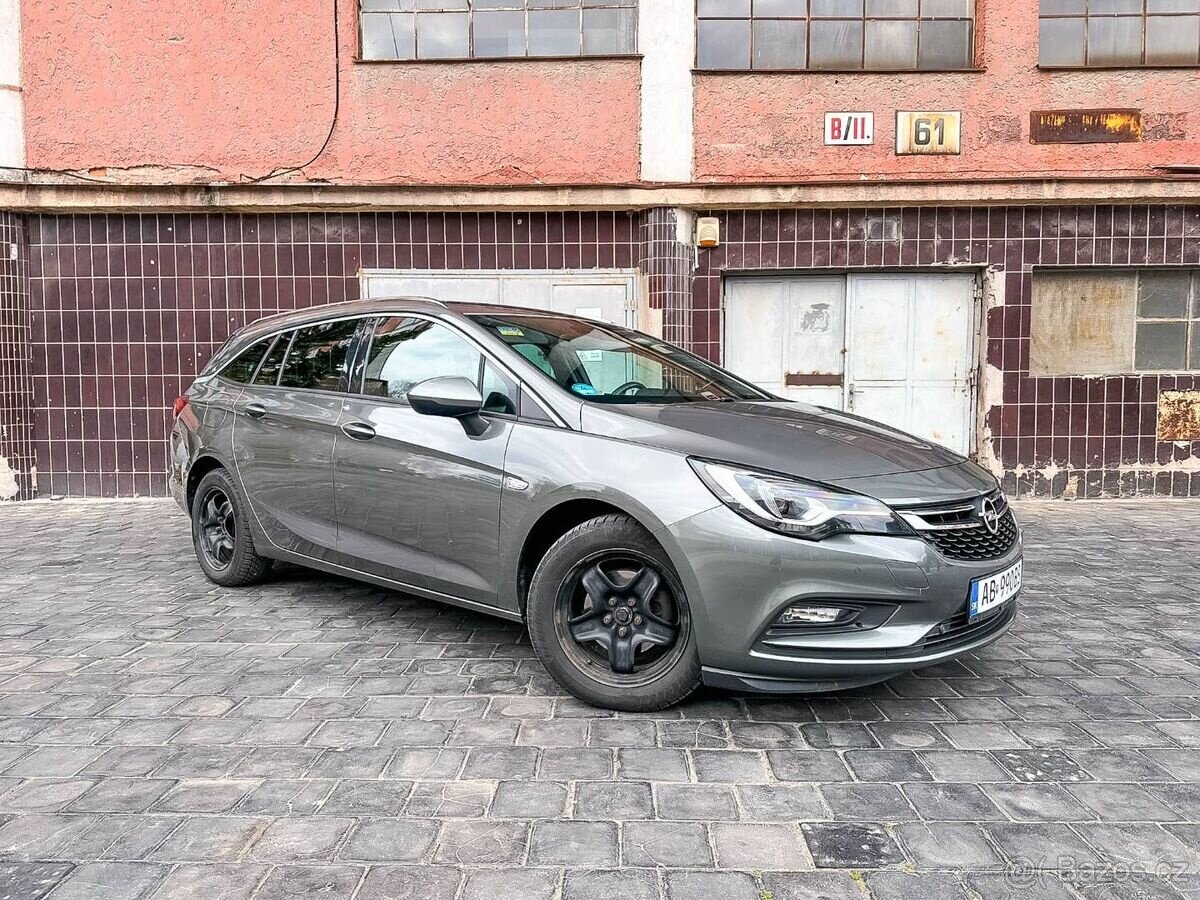 Opel Astra Sport Tourer ST 1.6 CDTI 110k Dynamic - 2