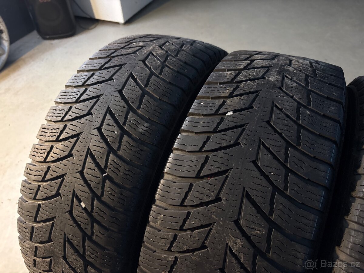 Zimní pneu Nokian 235/65R16C - 2