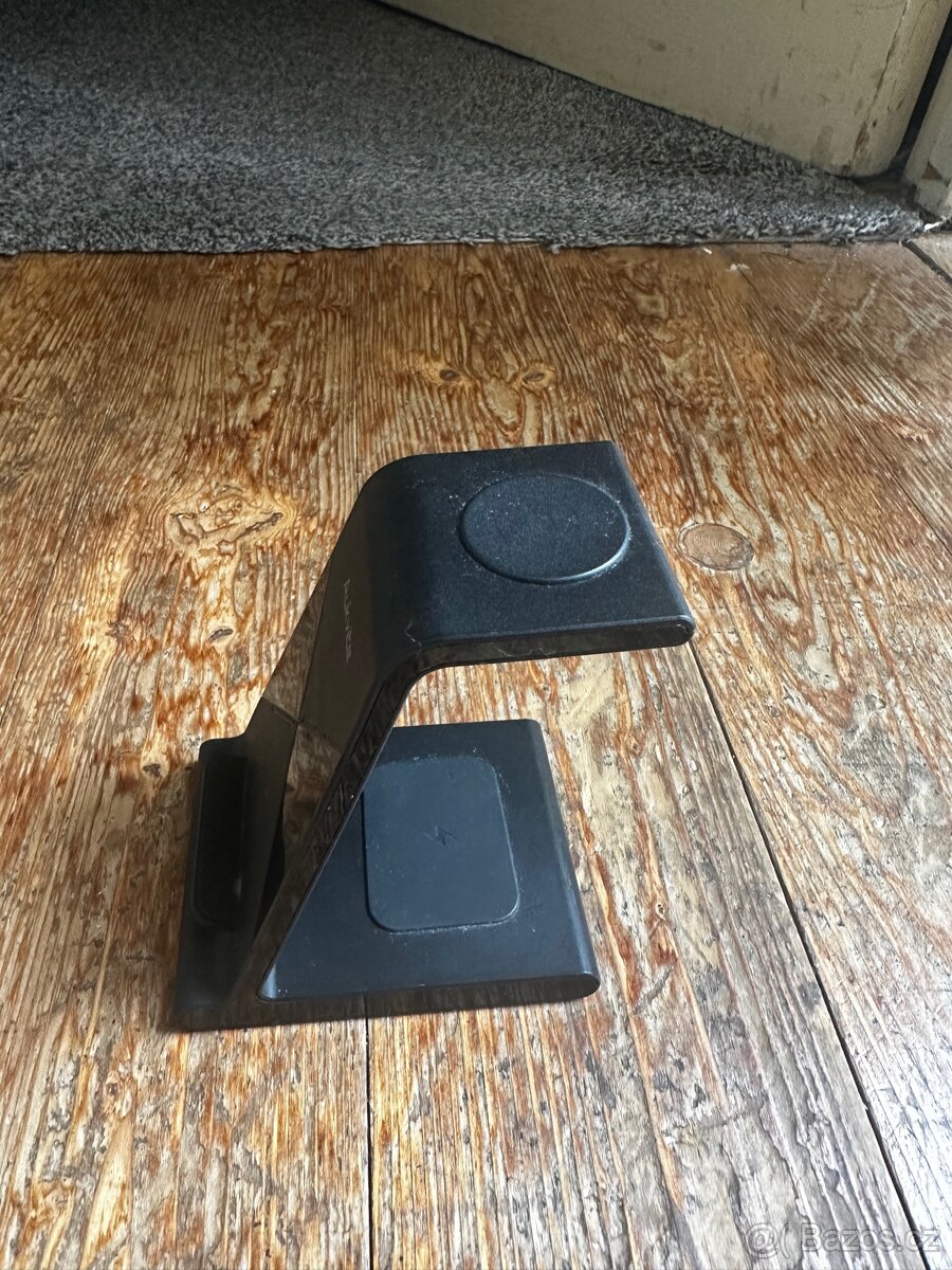 3v1 bezdrátová nabíječka Aukvite - 2