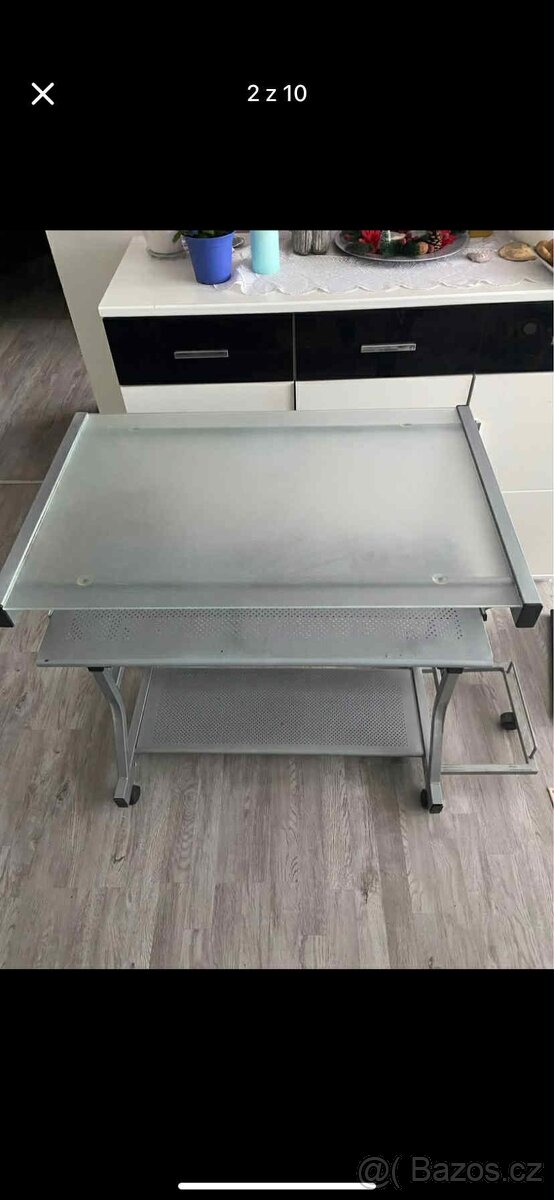Počítačový stůl- za odvoz - 2