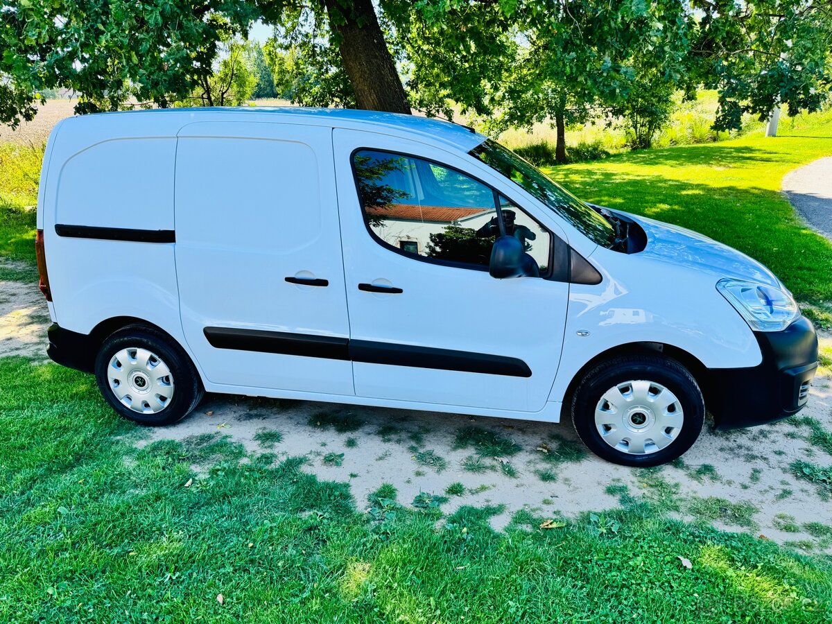 Peugeot partner 1.6HDI 73kw 2018 1.majitel top stav - 2