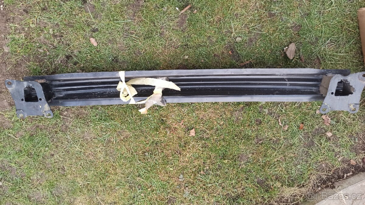 Zadní výztuha nárazníku Golf V 1,9 - 2