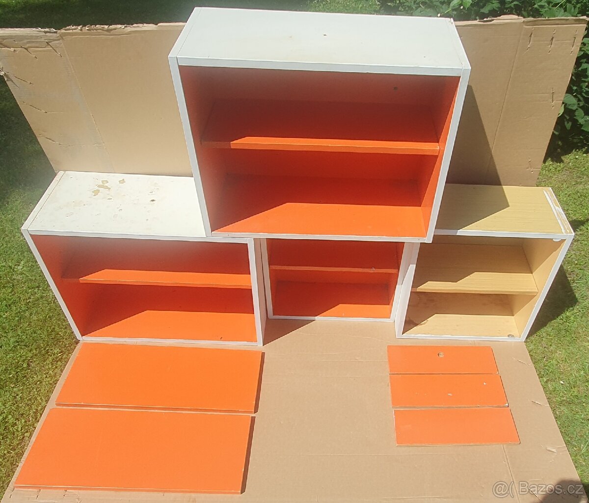 Set 4 ks zavesnych skrinek a 3 ks cel pro supliky - 2