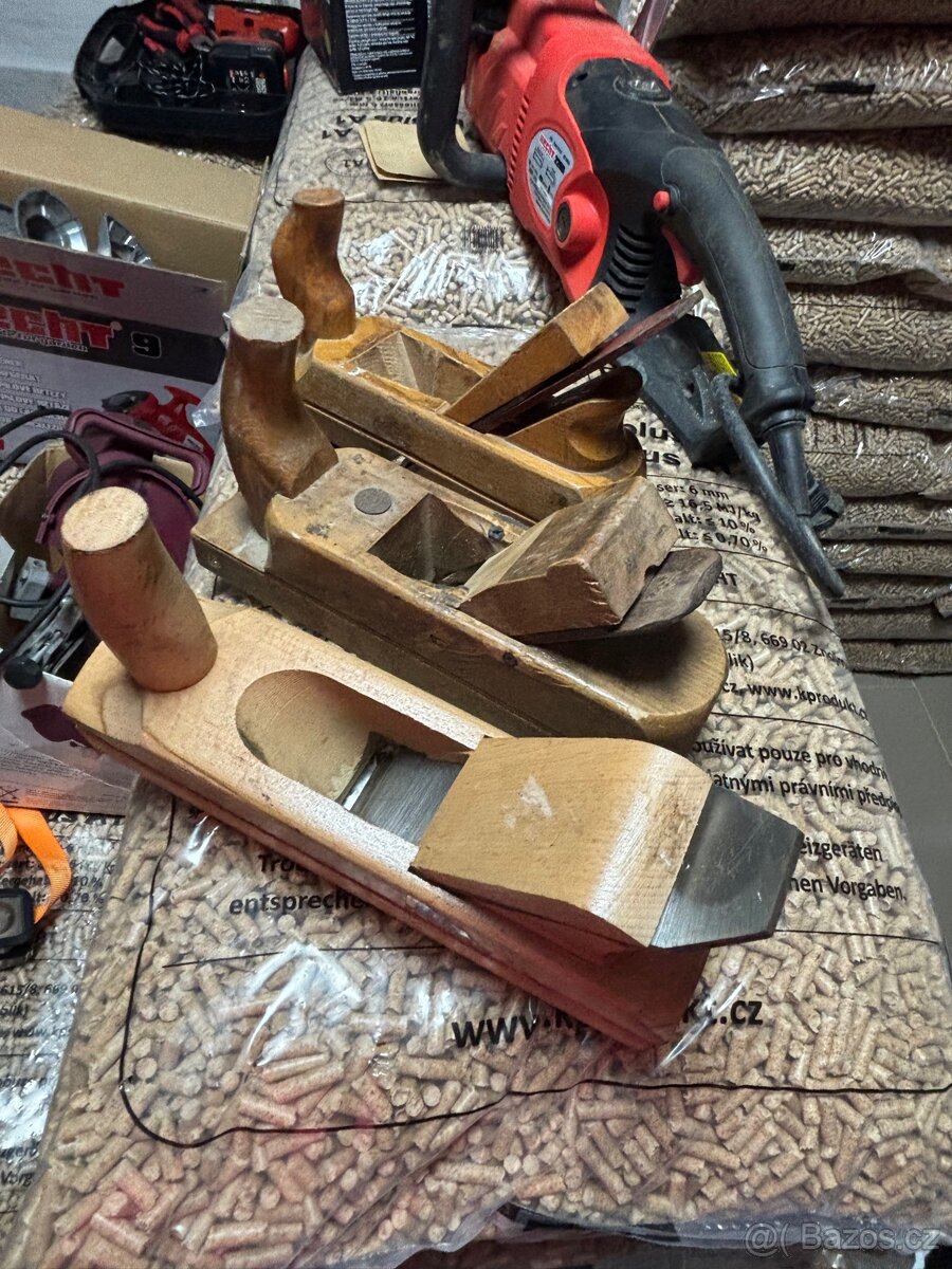 Staré ruční hoblíky na dřevo - 2