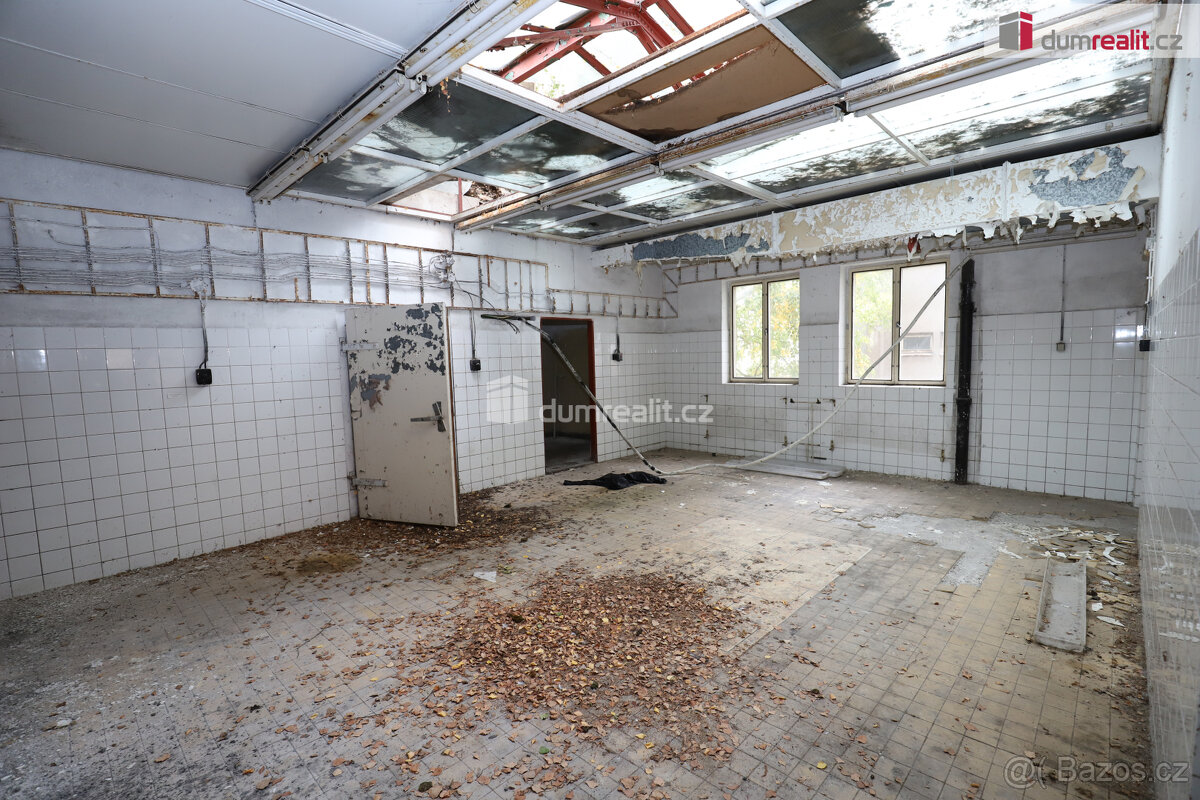 Komerční objekt vhodný na přestavbu na bytové jednotky ve vn - 2