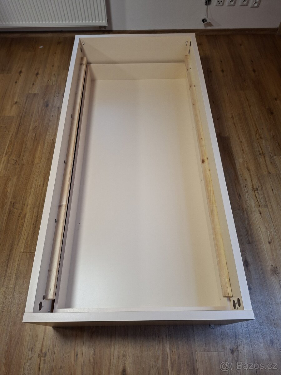 Prodám postel 200 x 90 x 42 - 2