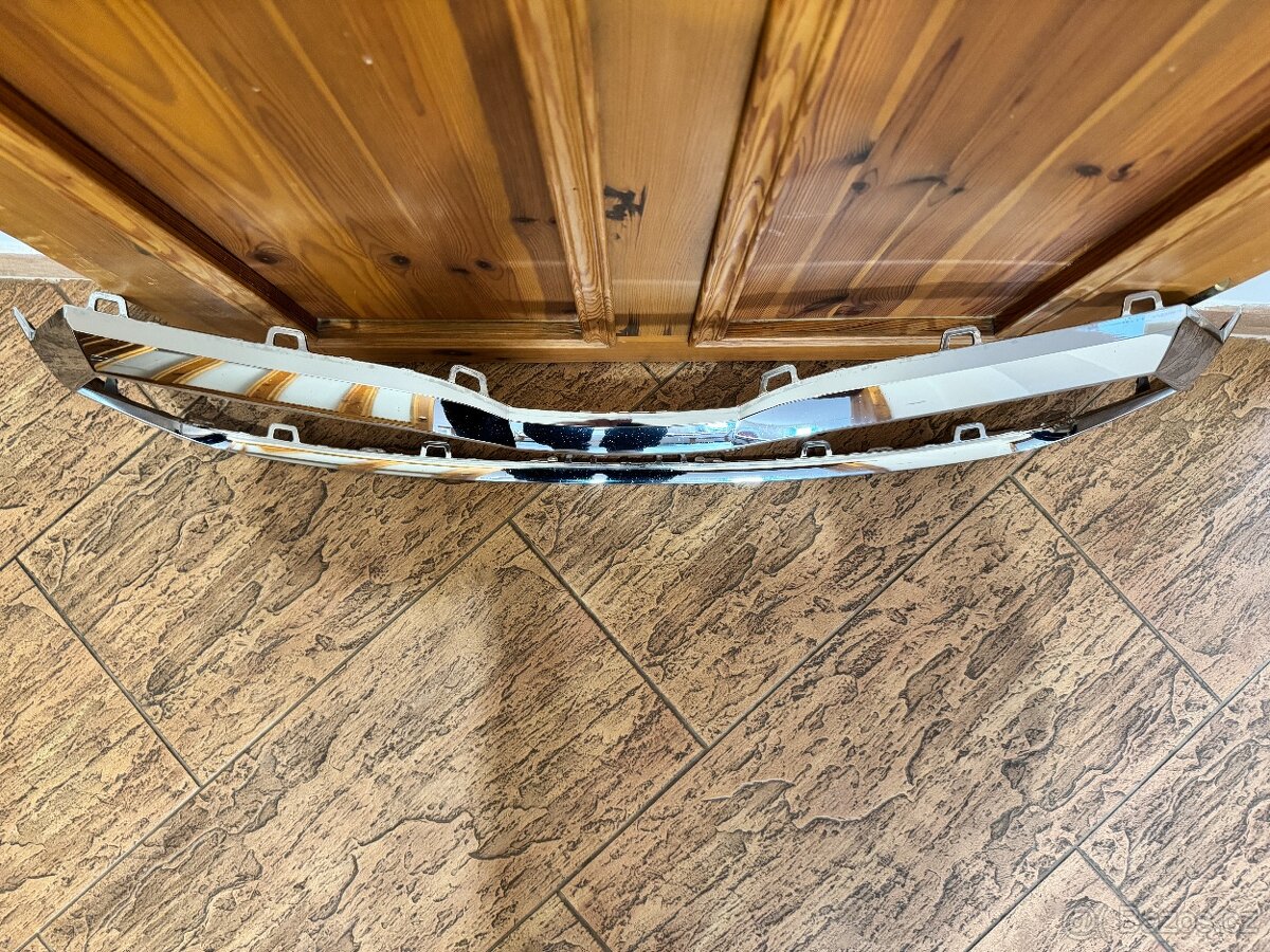 Rámeček přední masky Škoda Octavia 4 - 2