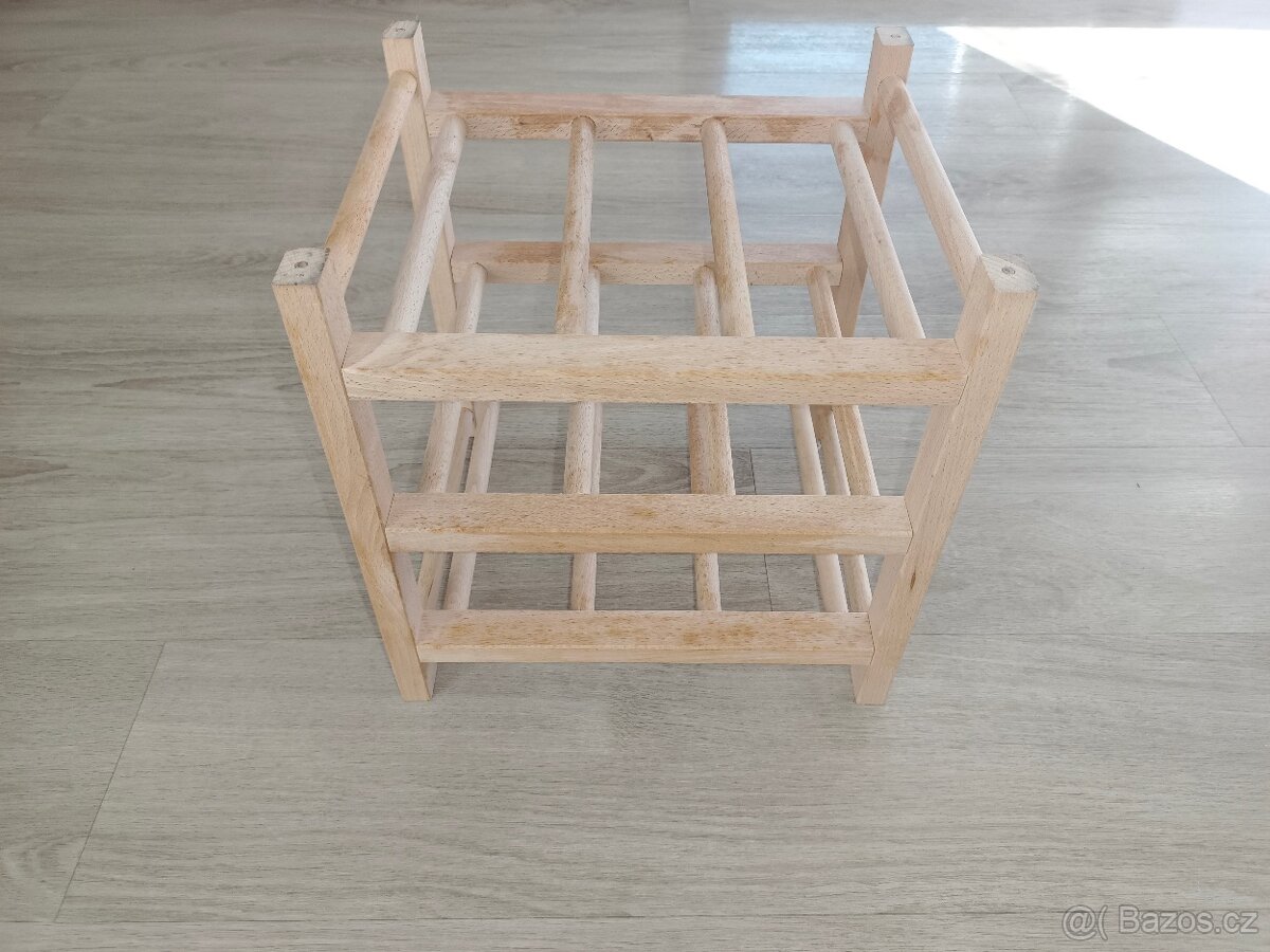 Prodám dřevěnou vinotéku - 2