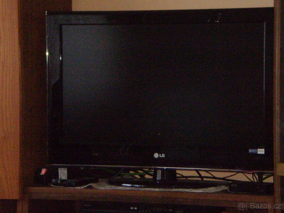 televize LCD - zn. LG - úhlopříčka 81 cm a DVBT 2 - 2