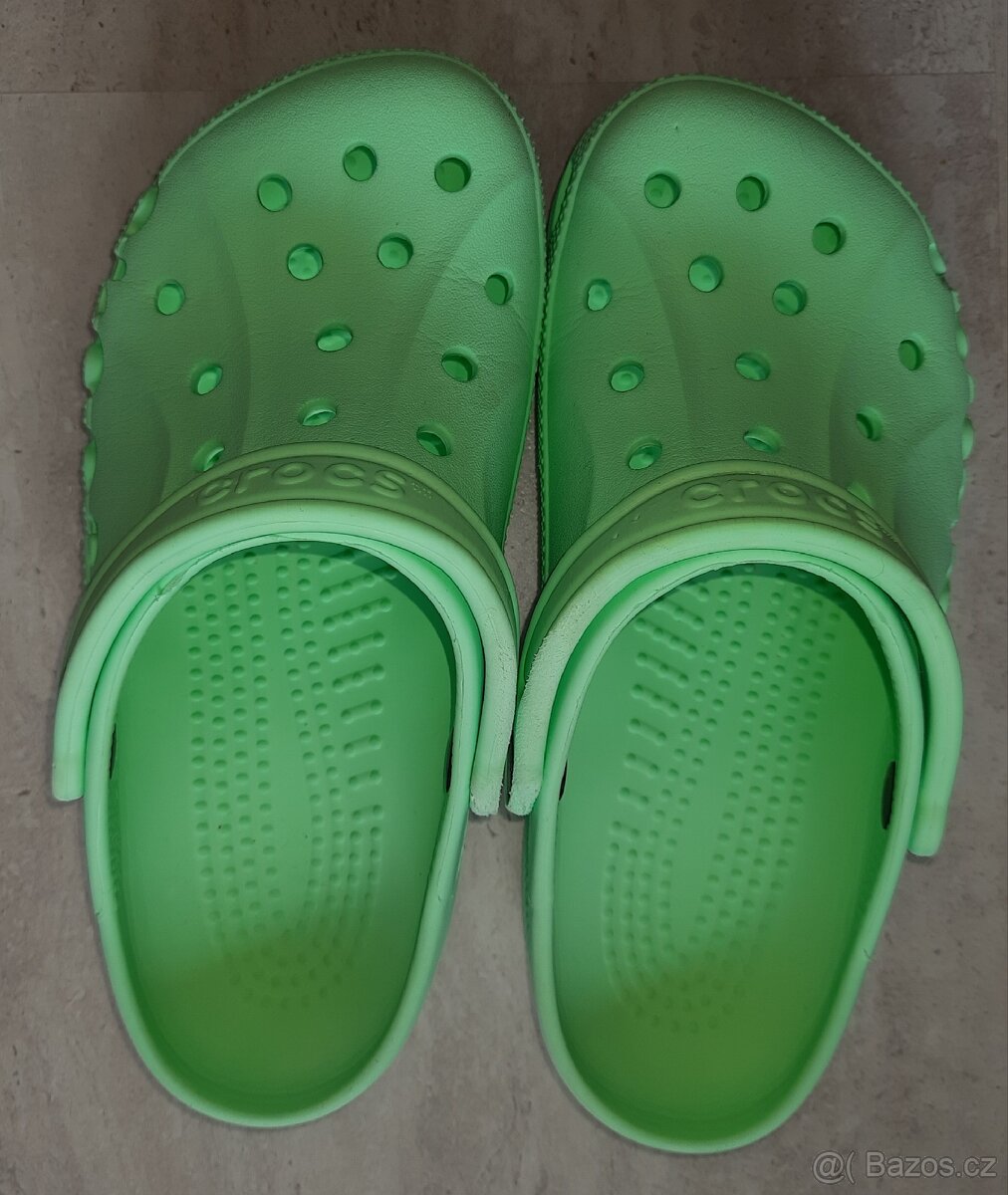 Nazouváky Crocs Baya Clog vel. 5 světle zelené - 2