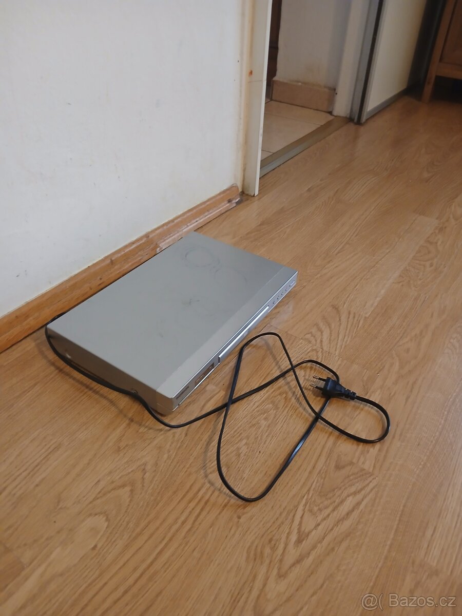 DVD PŘEHRAVAČ ZN. THOMSON 220 V. - 2