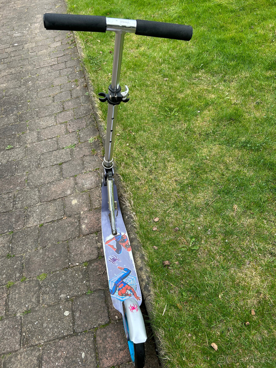 Dětská frestyle koloběžka RX 205 Spidermann - 2
