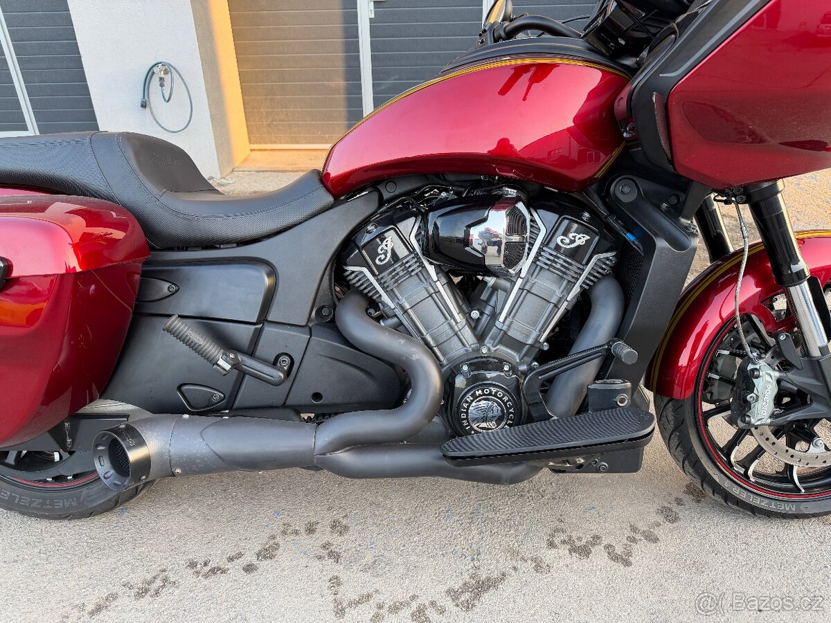 INDIAN CHALLENGER DARK HORSE CUSTOM - 2