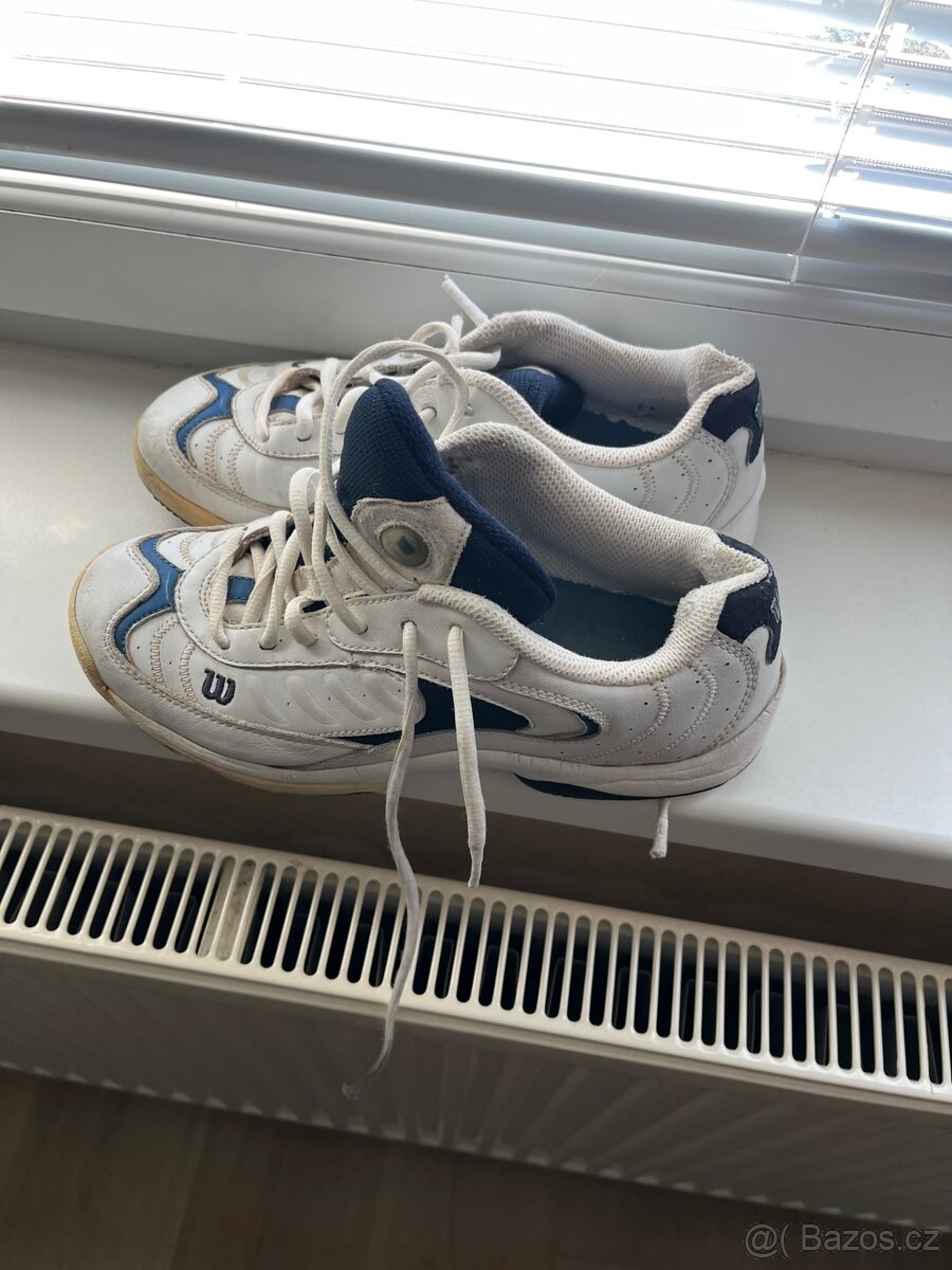 Dvoje dámské boty - 2