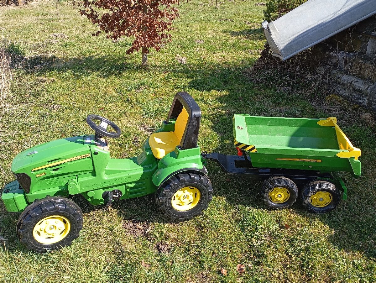 Dětsky šlapací traktor John deer - 2