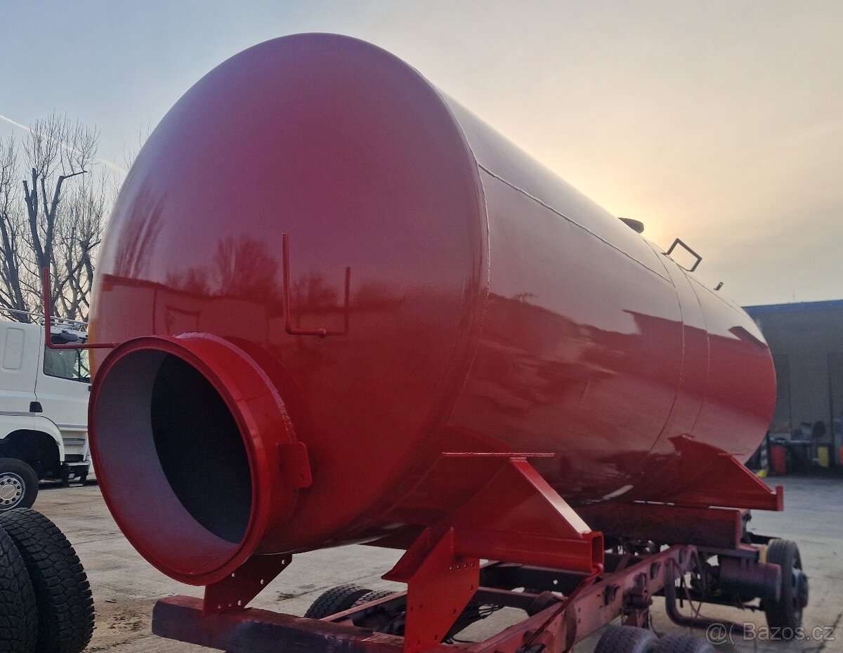 Cisterna na hákový nosič kontajnerov 12 m3 a 8,5 m3 - 2