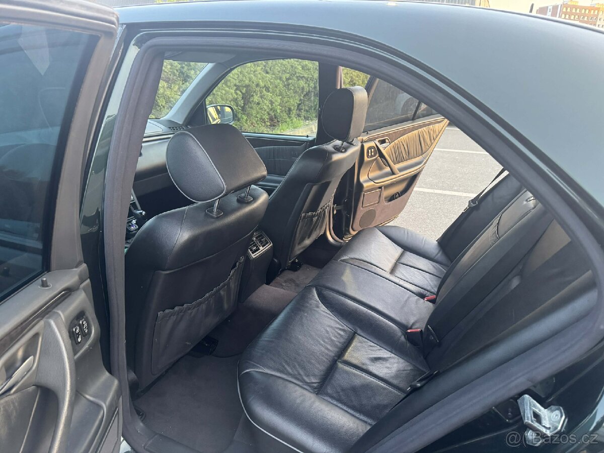 Mercedes-Benz w210 E320 - 2