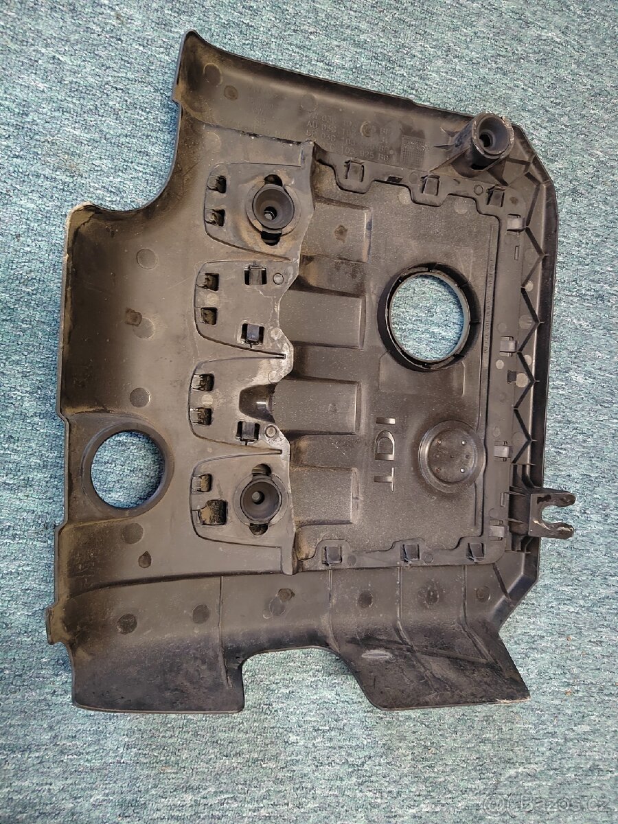 Kryt motoru 2.0tdi volkswagen - 2