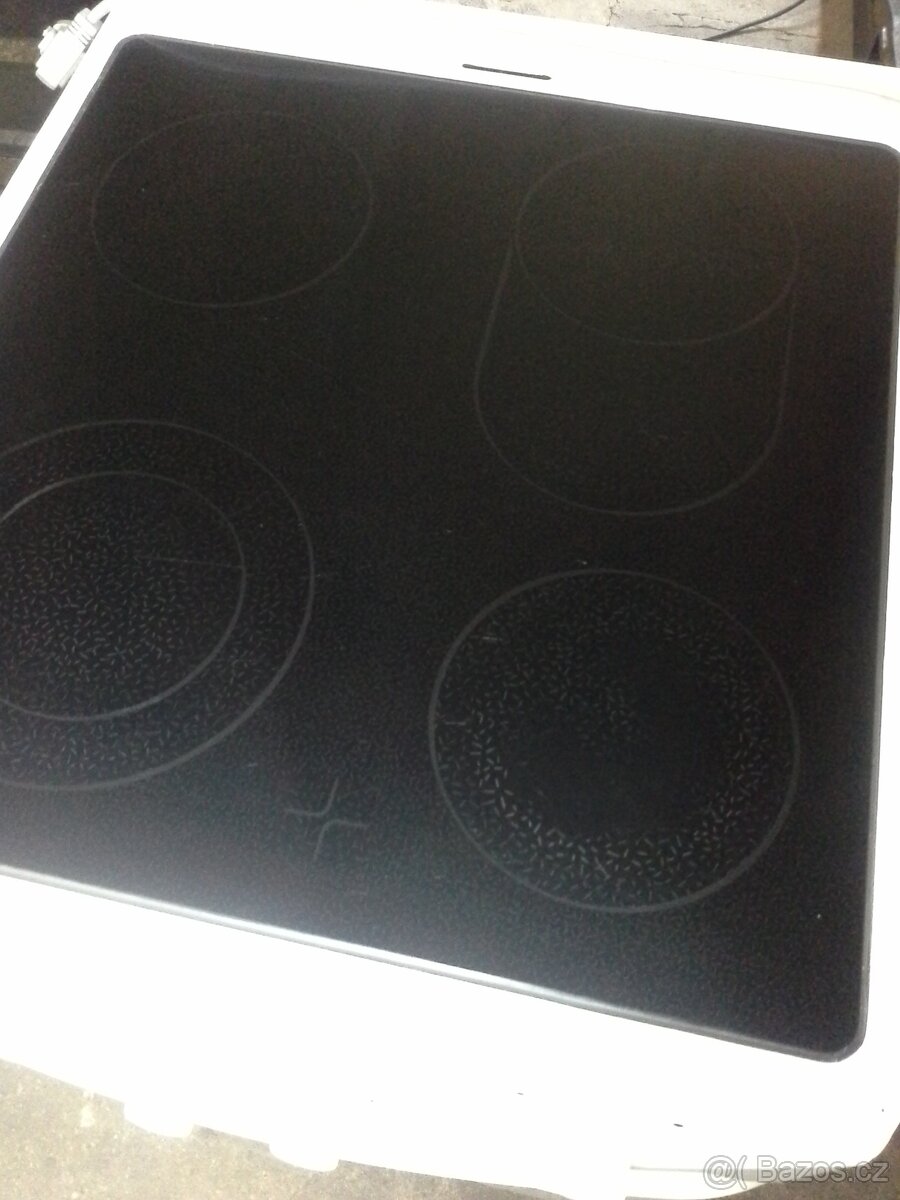 Sporak se skloker. deskou Gorenje, šíře 50cm - 2