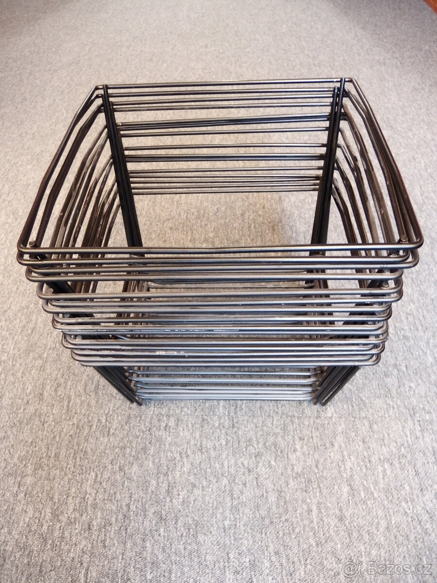 Drátěný koš na závěsné desky - černý (kapacita na 25 desek) - 2