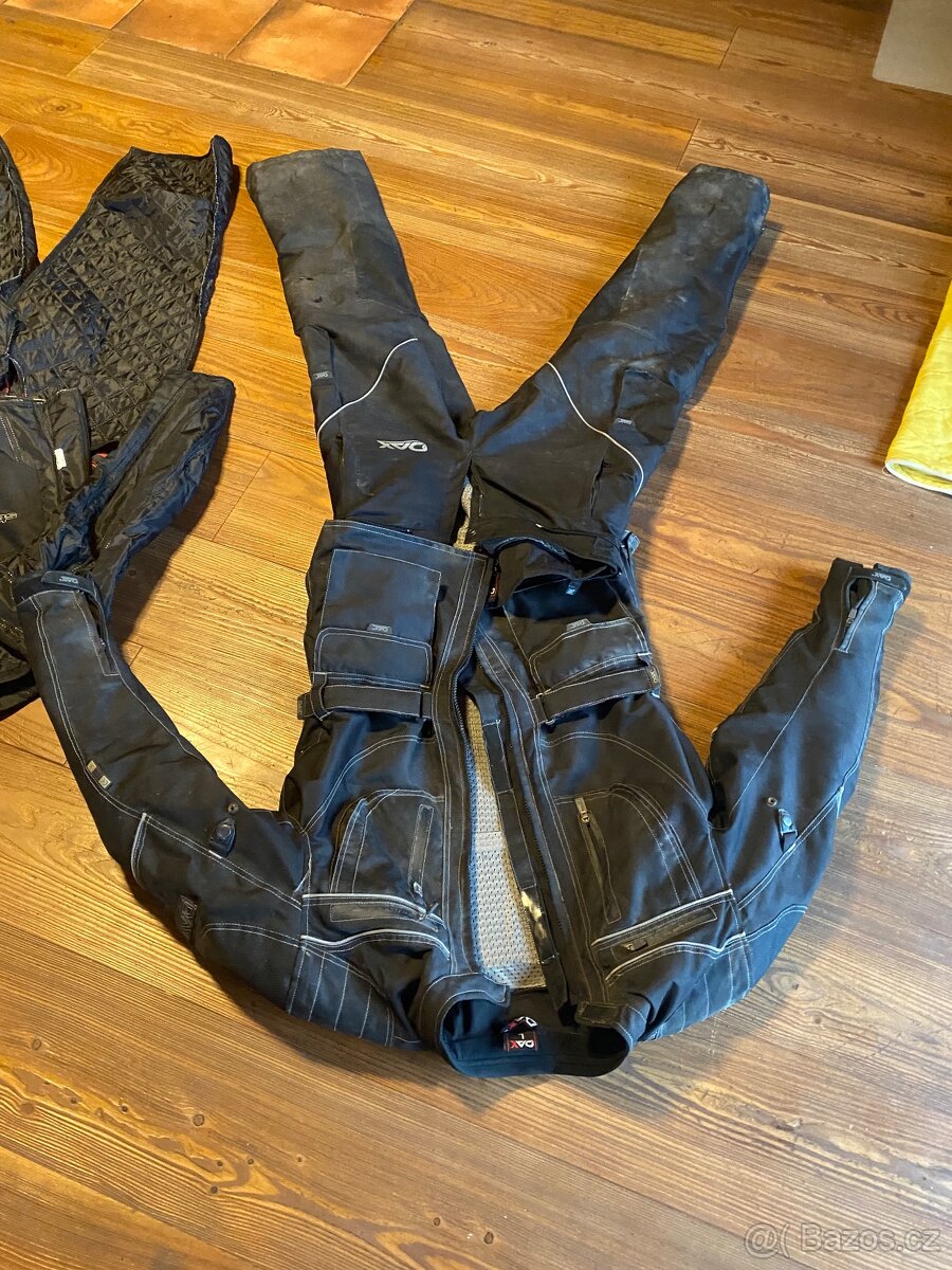 Moto kombinéza s termo výstelkou a helmou - 2