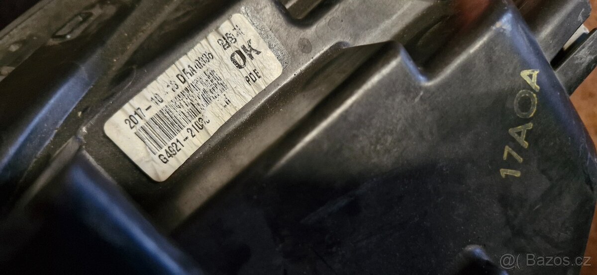 Leve predni svetlo hyundai i30 xenon led - 2