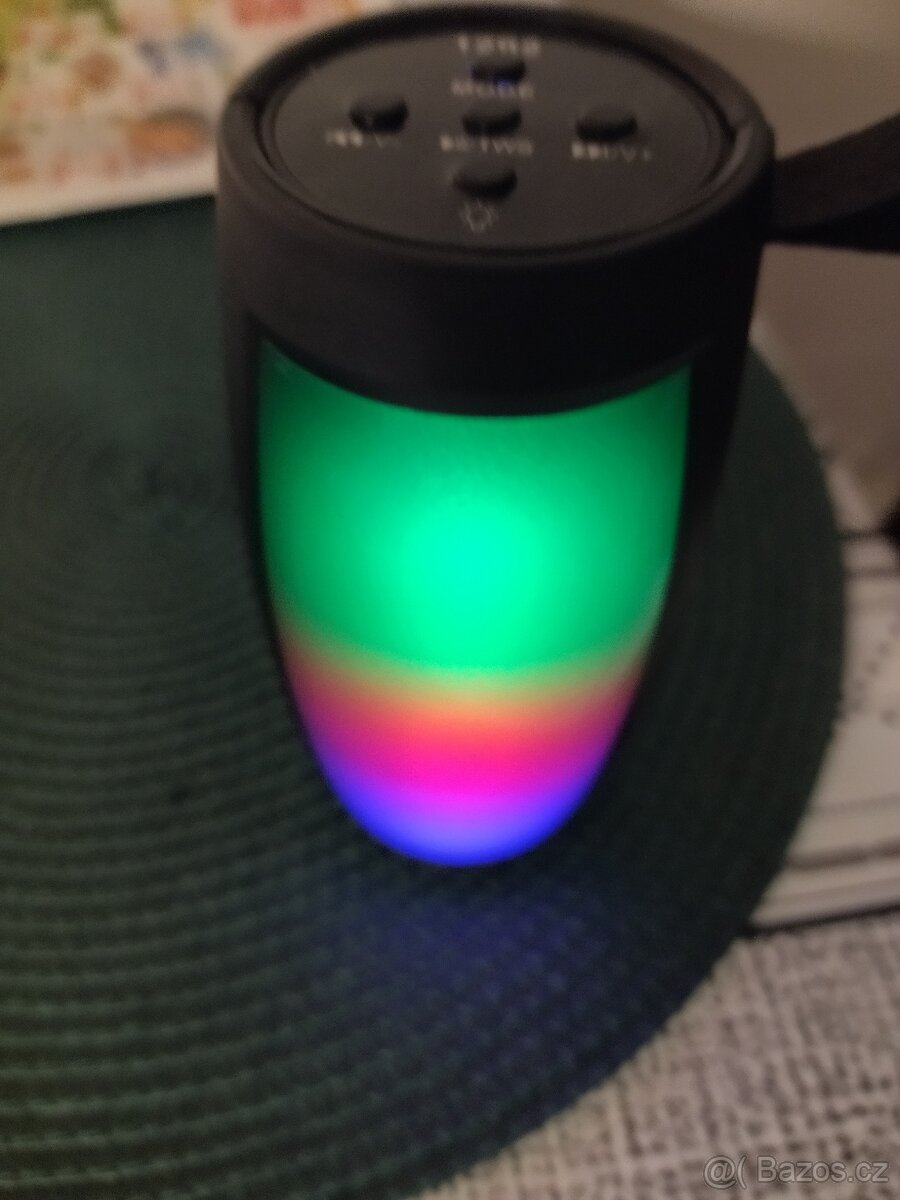 Svítící Bluetooth reproduktor - 2