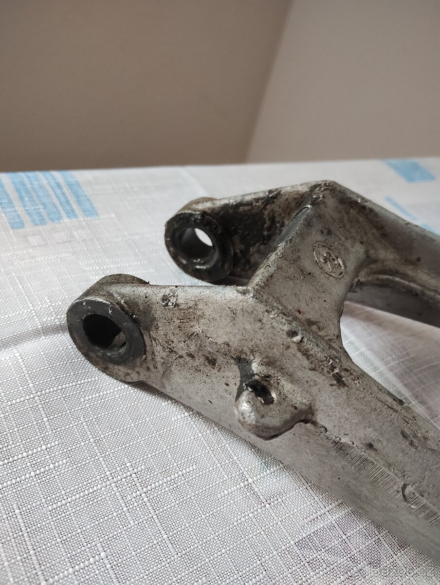 Prodám originální stojan na jawa 250/353 ve výborném stavu - 2