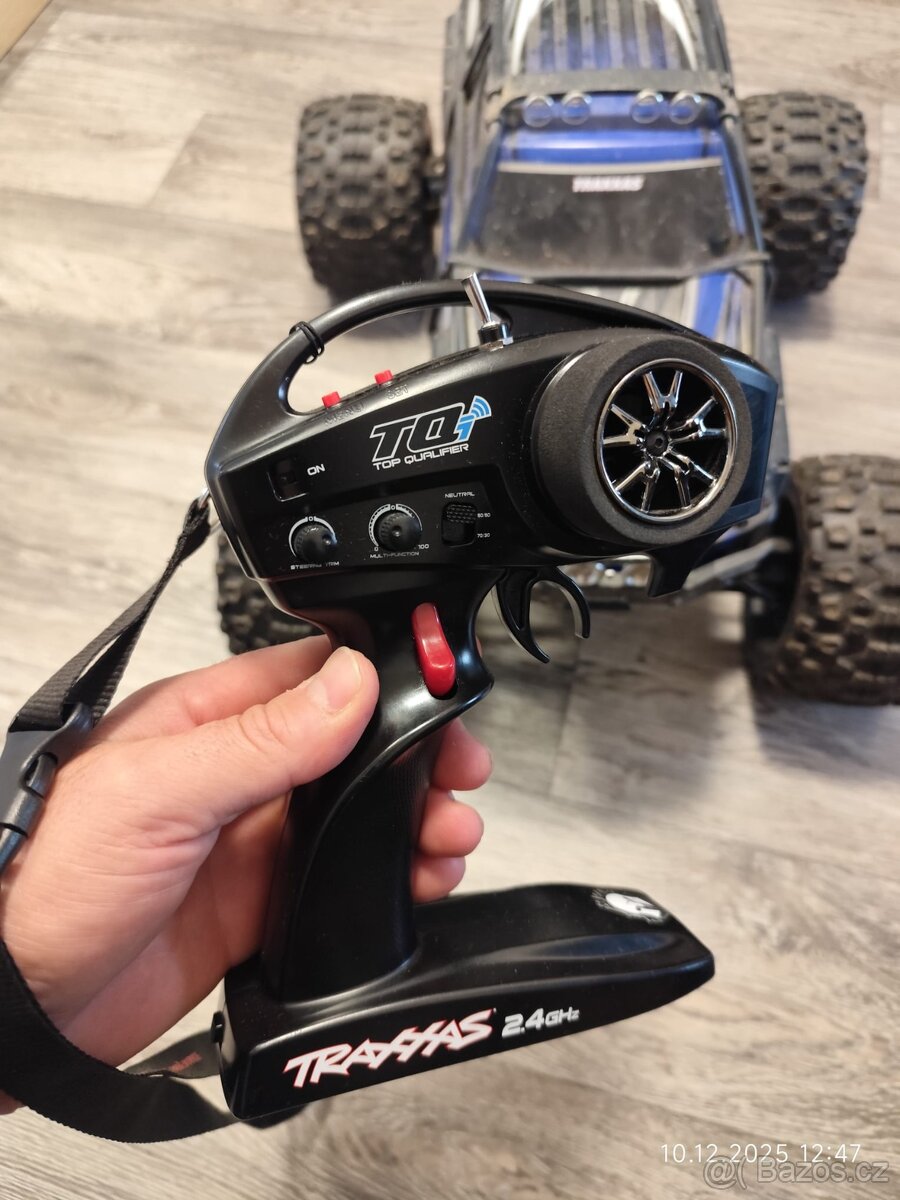 Prodám RC model Traxxas Summit 1:8 - 2