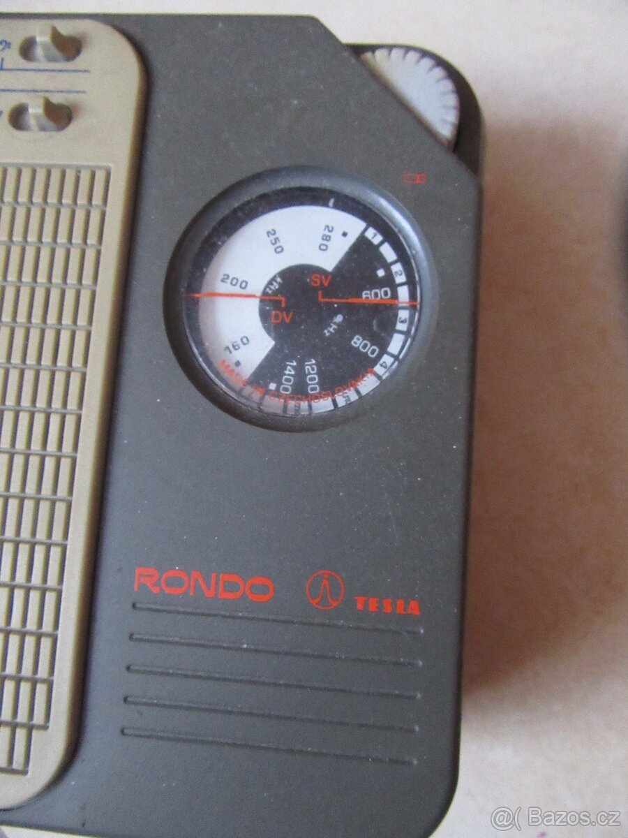 Nabízím malé radio Tesla Rondo. Nyní je funkční. Bez záruky. - 2