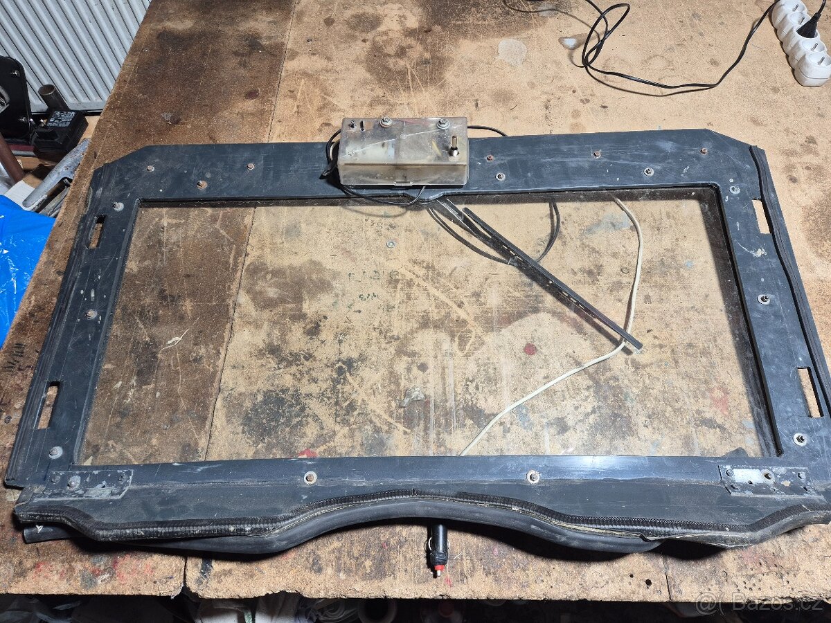 Čelní sklo stěrač ostřikovač - 2