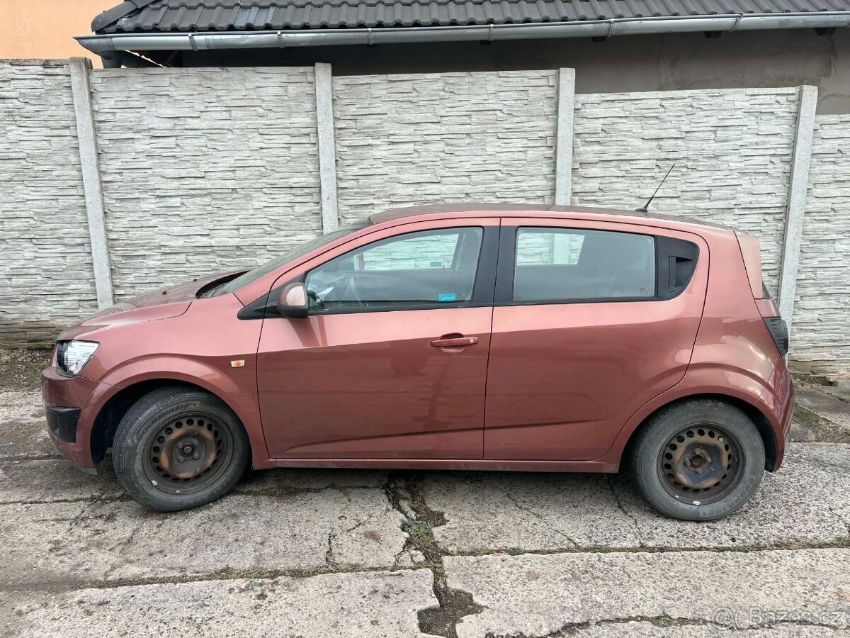 Chevrolet Aveo 1.2 12V r.v.2011 nepojízdné - 2