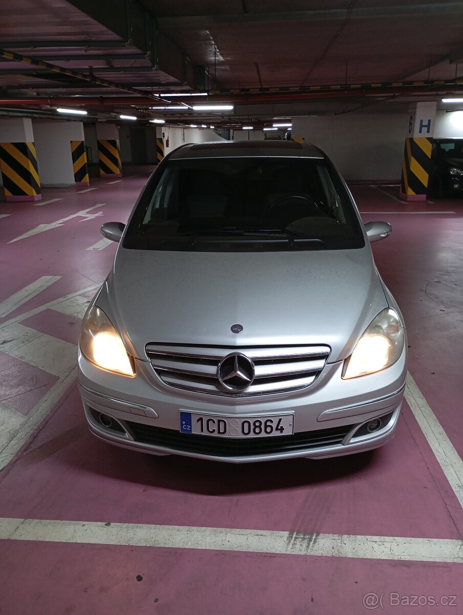 Mercedes Benz B200 - 2
