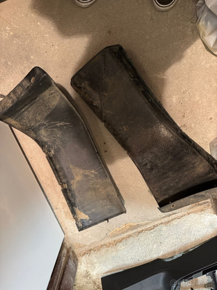 Boční plasty předního nárazníku (LR Discovery 2) - 2