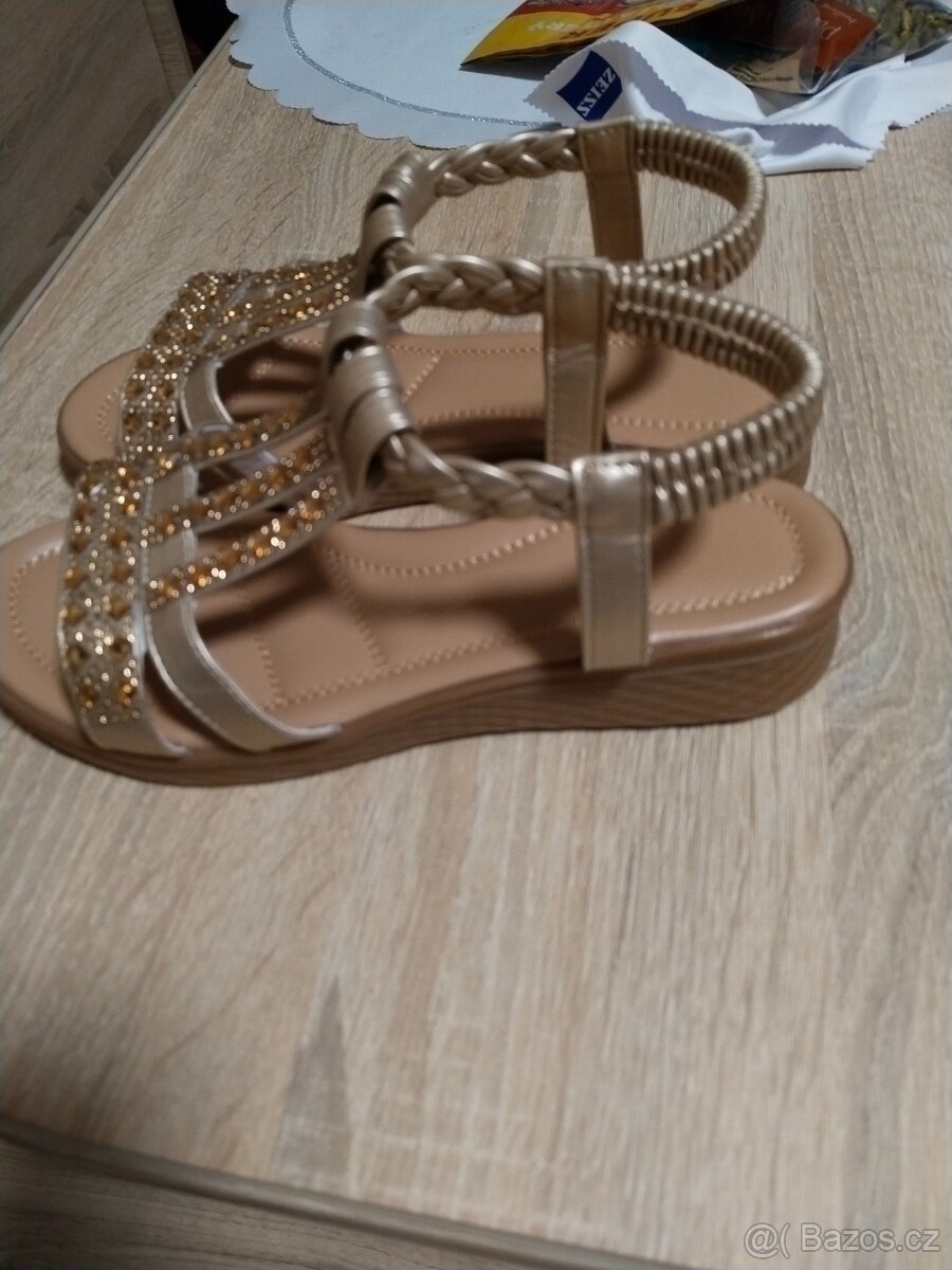 Nové dámské sandály v36 - 2