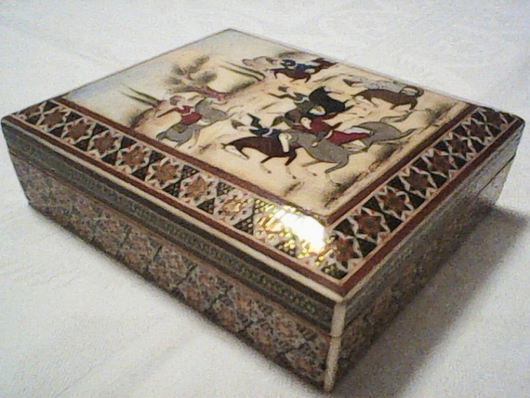 Ozdobná dřevěná krabička - 2