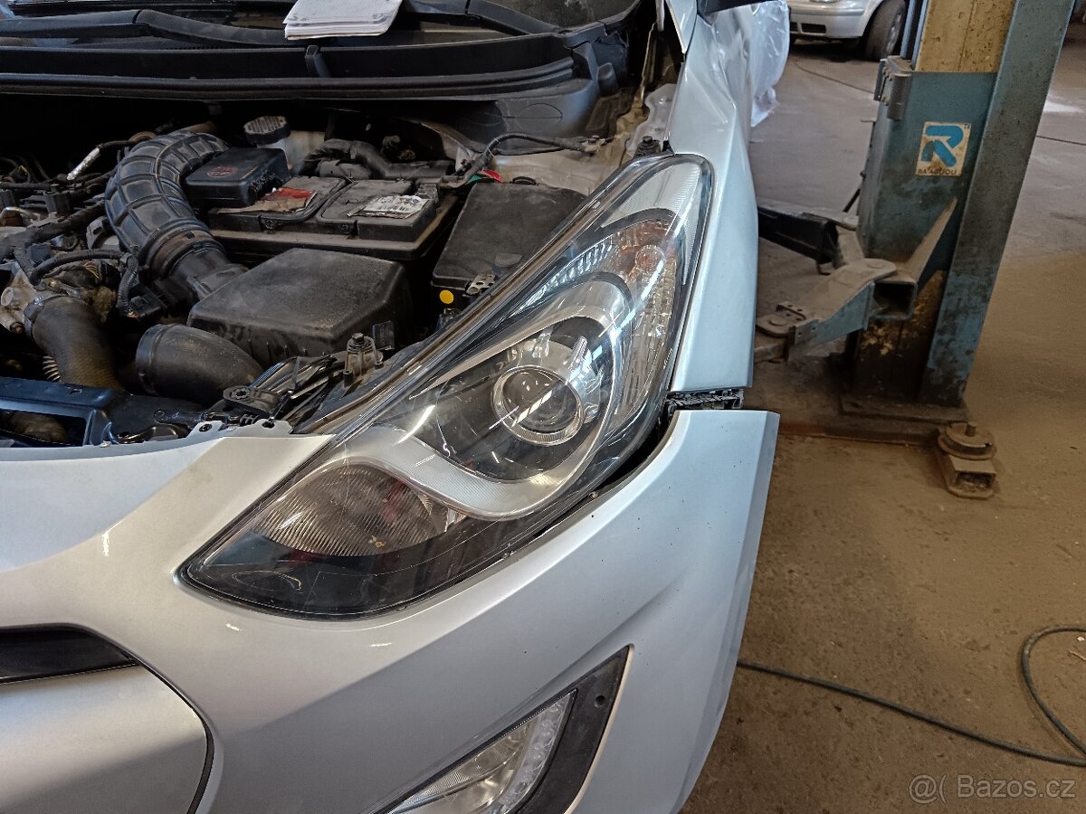 Hyundai I30 rok 2014 LP světlo - 2